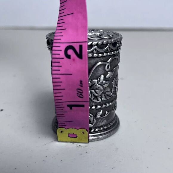 Vintage Pewter Hummingbird Embossed Postage Stamp Roll Holder Dispenser 2" - Picture 8 of 12